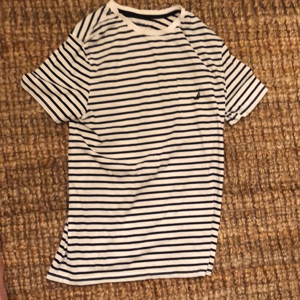 Tee shirt